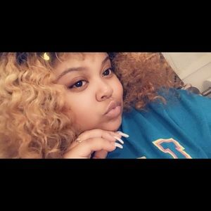 Meet your Posher, Mia